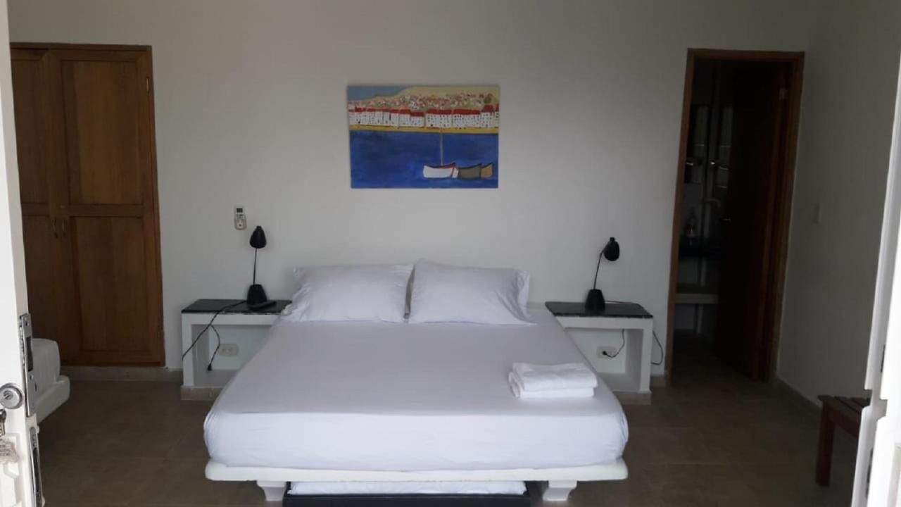 Guest house Room In House - Beautiful Beach House For 25 People Cartagena