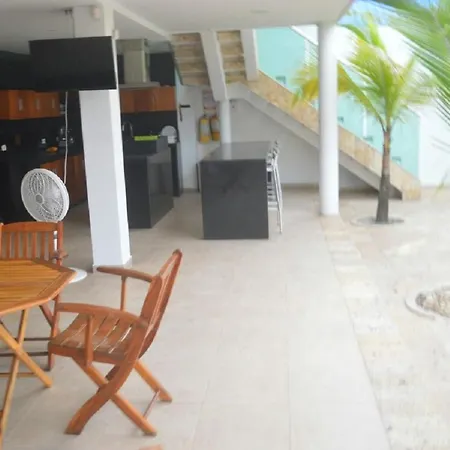 Room In House - Beautiful Beach House For 25 People Guest house