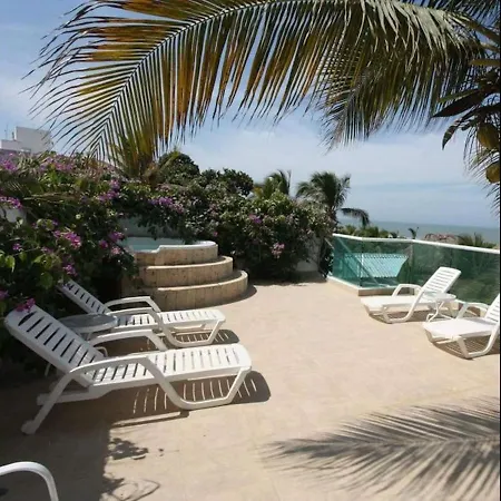 Room In House - Beautiful Beach House For 25 People Guest house Cartagena